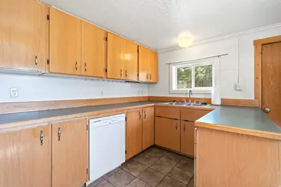 320 N 200 E, Vernal, UT 84078 - Photo 25