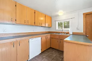 320 N 200 E, Vernal, UT 84078 - Photo 25