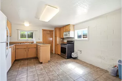320 N 200 E, Vernal, UT 84078 - Photo 23