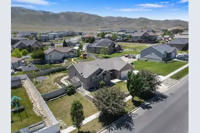 319 W Lariat Blvd, Saratoga Springs, UT 84045 - Photo 39