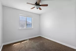 319 W Lariat Blvd, Saratoga Springs, UT 84045 - Photo 15
