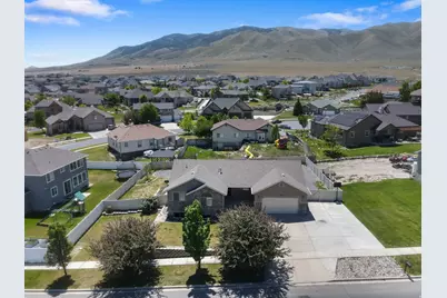 319 W Lariat Blvd, Saratoga Springs, UT 84045 - Photo 37