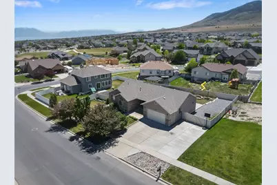 319 W Lariat Blvd, Saratoga Springs, UT 84045 - Photo 37
