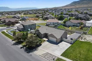 319 W Lariat Blvd, Saratoga Springs, UT 84045 - Photo 37