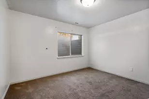 319 W Lariat Blvd, Saratoga Springs, UT 84045 - Photo 23