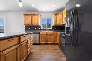 319 W Lariat Blvd, Saratoga Springs, UT 84045 - Photo 9