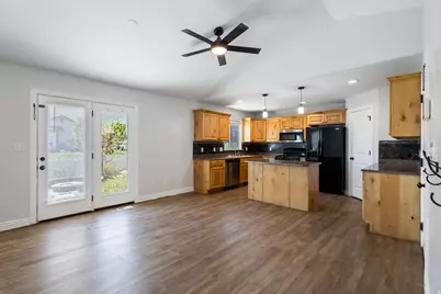 319 W Lariat Blvd, Saratoga Springs, UT 84045 - Photo 7