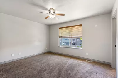 319 W Lariat Blvd, Saratoga Springs, UT 84045 - Photo 11
