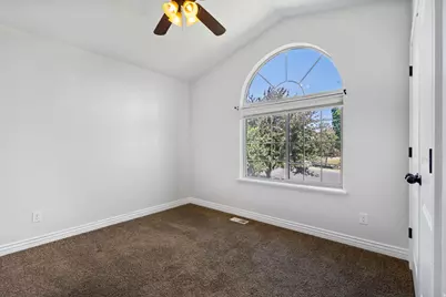 319 W Lariat Blvd, Saratoga Springs, UT 84045 - Photo 17
