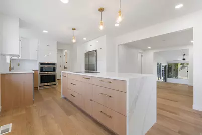 1098 E Lori Way, Murray, UT 84117 - Photo 3