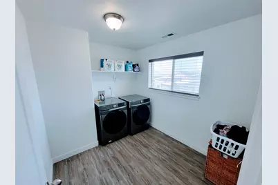 1049 W Albion Meadow Way, Bluffdale, UT 84065 - Photo 31