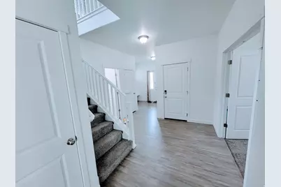 1049 W Albion Meadow Way, Bluffdale, UT 84065 - Photo 9