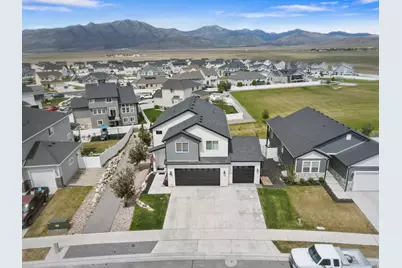 7889 N Bristlecone Rd E, Eagle Mountain, UT 84005 - Photo 5