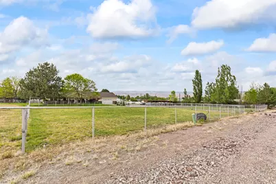 130 S 300 E, Annabella, UT 84711 - Photo 67
