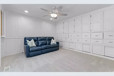 4900 S Three Fountains Dr #137, Murray, UT 84107 - Photo 9