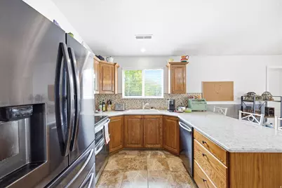 3139 N Pelican Dr, Farr West, UT 84404 - Photo 5