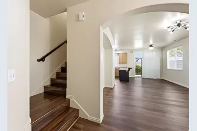 674 Canterbury Ln, North Salt Lake, UT 84054 - Photo 9