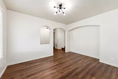 674 Canterbury Ln, North Salt Lake, UT 84054 - Photo 11
