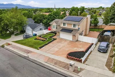1055 E Castle Rock Rd, Sandy, UT 84094 - Photo 7