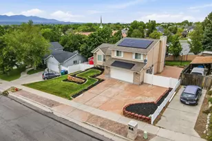 1055 E Castle Rock Rd, Sandy, UT 84094 - Photo 7