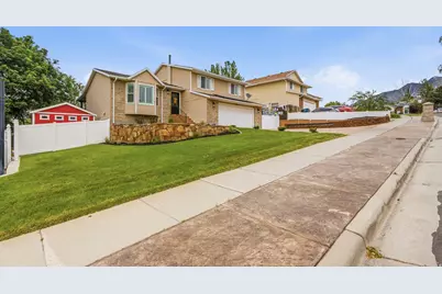 1055 E Castle Rock Rd, Sandy, UT 84094 - Photo 3