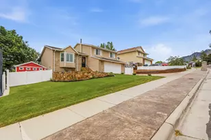 1055 E Castle Rock Rd, Sandy, UT 84094 - Photo 3