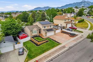 1055 E Castle Rock Rd, Sandy, UT 84094 - Photo 5