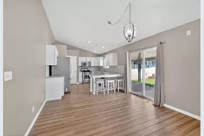 218 W Jonathan Pl, Saratoga Springs, UT 84045 - Photo 11