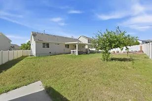 218 W Jonathan Pl, Saratoga Springs, UT 84045 - Photo 37