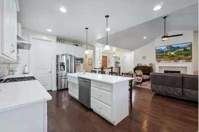 967 W Yamada Ct S, Syracuse, UT 84075 - Photo 9