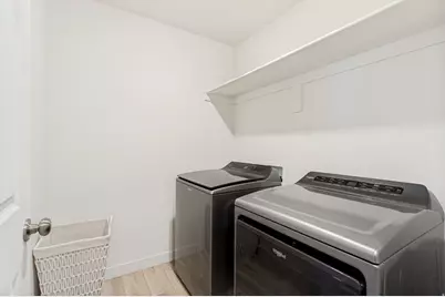 933 W Little Tiger Ct N #555, Saratoga Springs, UT 84045 - Photo 17