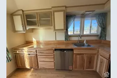 692 S 300 W, Mount Pleasant, UT 84647 - Photo 15