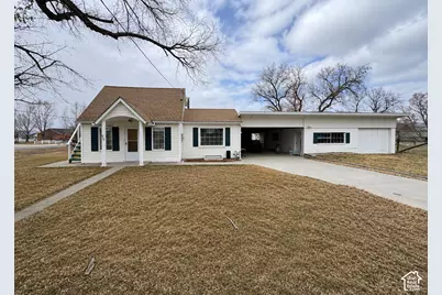 692 S 300 W, Mount Pleasant, UT 84647 - Photo 1
