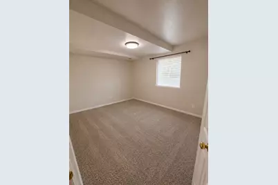 1682 E Sunrise Meadow Dr, Sandy, UT 84093 - Photo 29