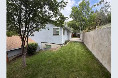 1682 E Sunrise Meadow Dr, Sandy, UT 84093 - Photo 33