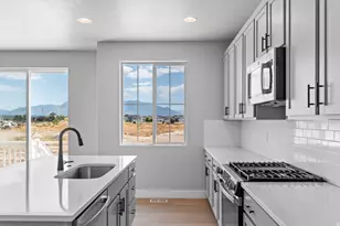 2246 N Hooded Crane Dr, Clinton, UT 84015 - Photo 15