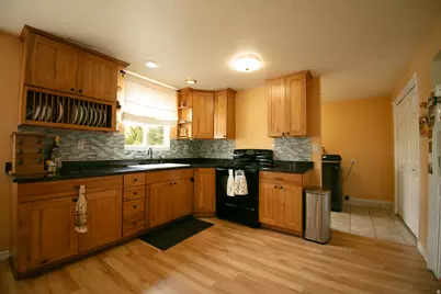 1395 E 5600 S, South Ogden, UT 84403 - Photo 23