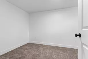 5245 S 900 E, Murray, UT 84117 - Photo 27