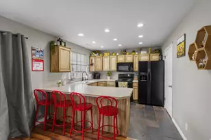 1032 Sara Ln, Ogden, UT 84404 - Photo 7