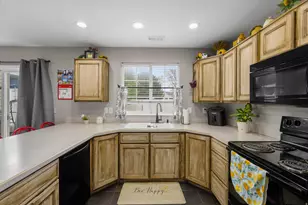 1032 Sara Ln, Ogden, UT 84404 - Photo 7