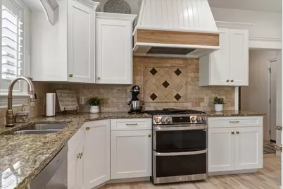 1335 W 3100 N, Pleasant View, UT 84414 - Photo 13