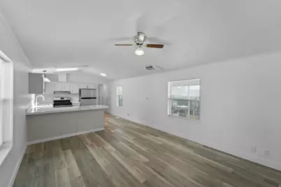2600 N Hill Field Rd #103A, Layton, UT 84041 - Photo 5