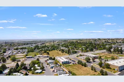 2600 N Hill Field Rd #103A, Layton, UT 84041 - Photo 31