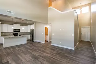 1739 E Holladay Hill Ln S, Holladay, UT 84124 - Photo 5