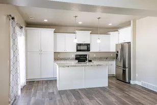 1739 E Holladay Hill Ln N, Holladay, UT 84124 - Photo 7