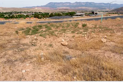 346 N 250 E #18, La Verkin, UT 84745 - Photo 3
