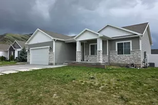 1484 E 480 S, Hyrum, UT 84319 - Photo 1