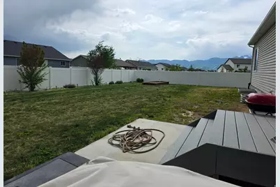 1484 E 480 S, Hyrum, UT 84319 - Photo 15
