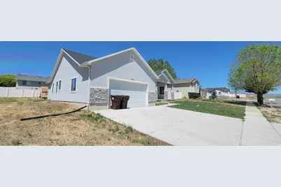 3827 N Adams St E, Eagle Mountain, UT 84013 - Photo 3