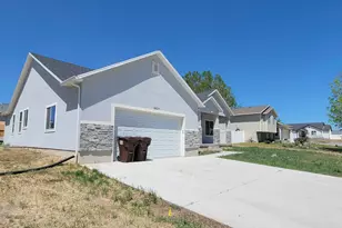 3827 N Adams St E, Eagle Mountain, UT 84013 - Photo 3